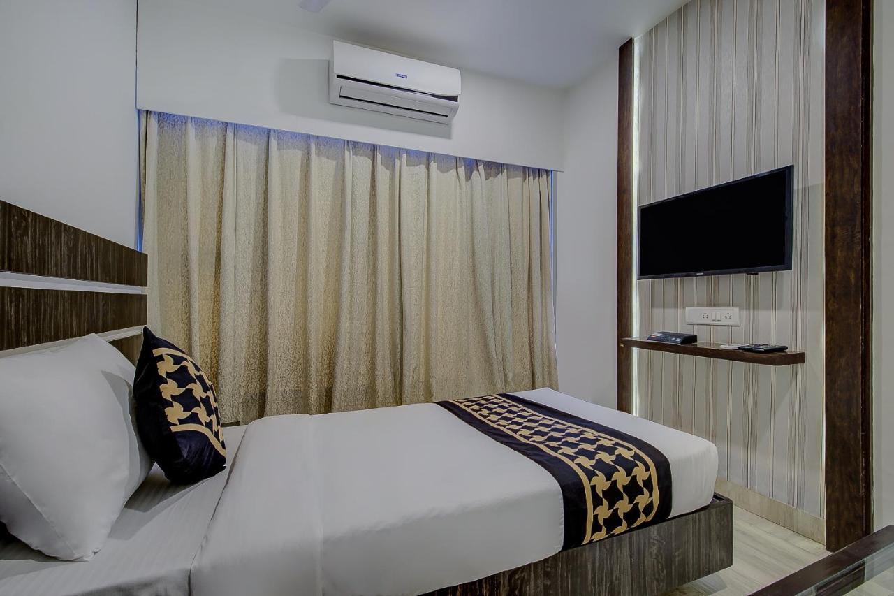 Oyo 78245 Collection O Hotel Crown Inn Navi Mumbai Ngoại thất bức ảnh