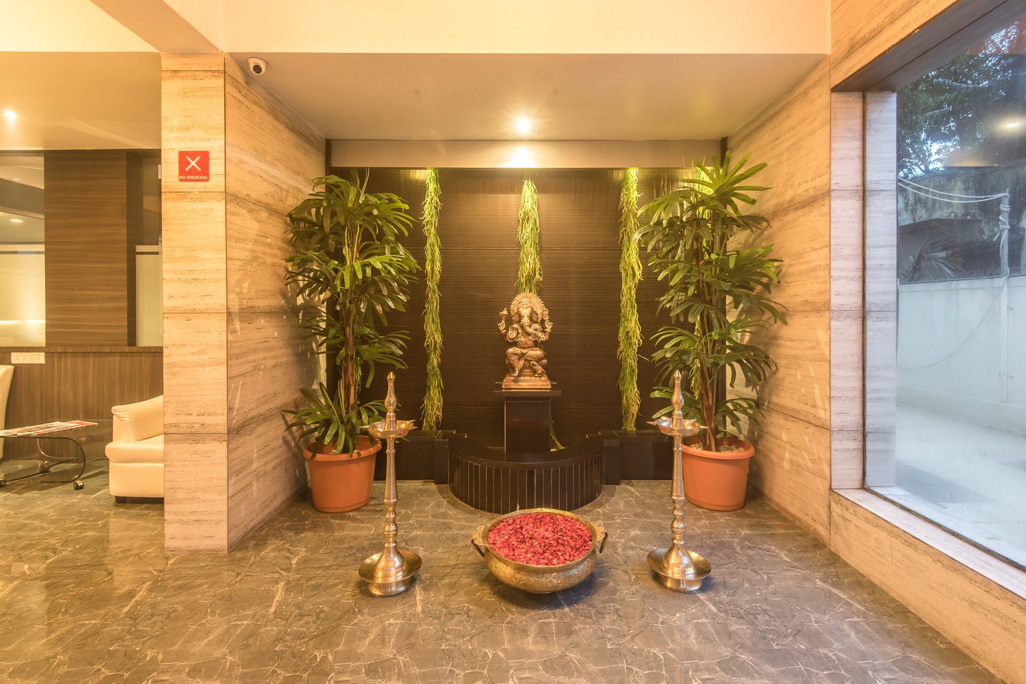 Oyo 78245 Collection O Hotel Crown Inn Navi Mumbai Ngoại thất bức ảnh
