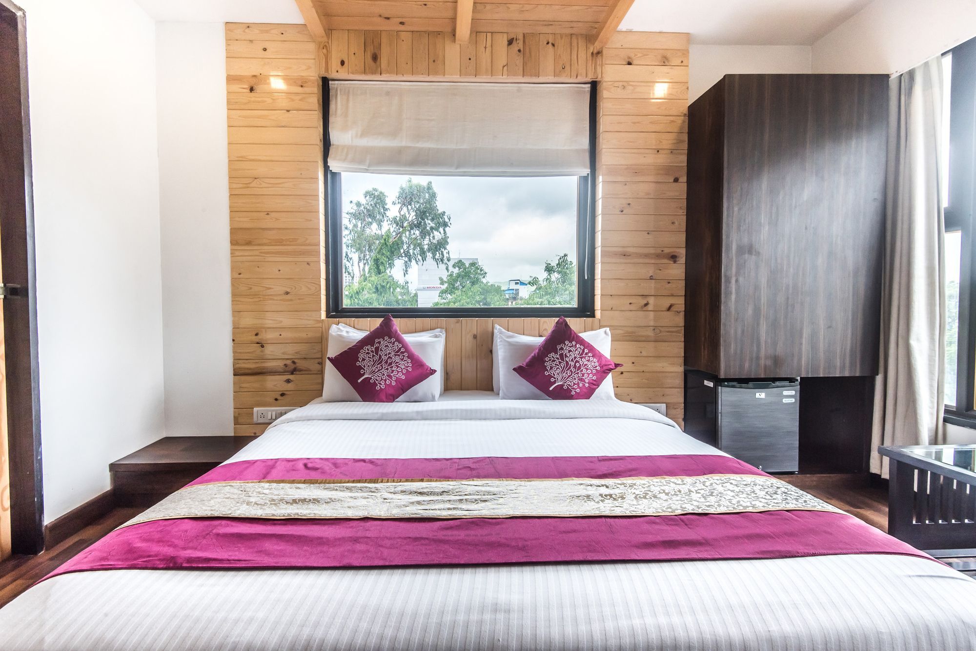 Oyo 78245 Collection O Hotel Crown Inn Navi Mumbai Ngoại thất bức ảnh