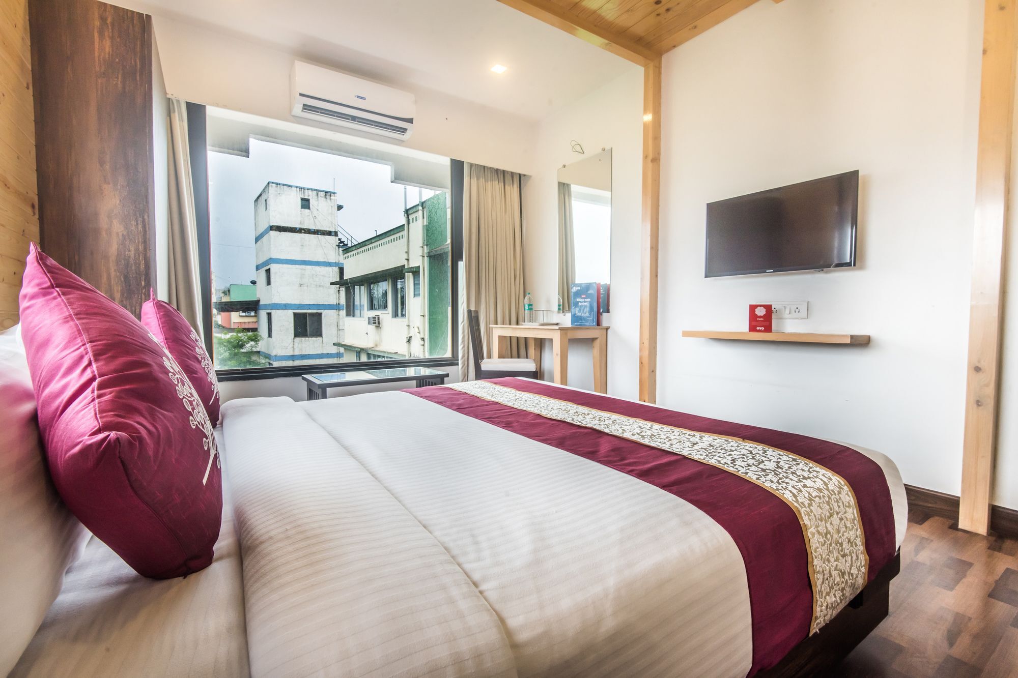 Oyo 78245 Collection O Hotel Crown Inn Navi Mumbai Ngoại thất bức ảnh